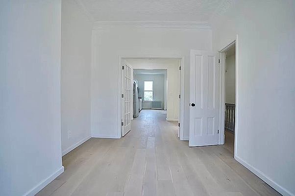 1st image of 26 Roosevelt Pl #2