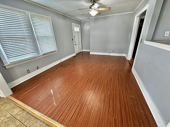 5th image of 404 S 1st Ave