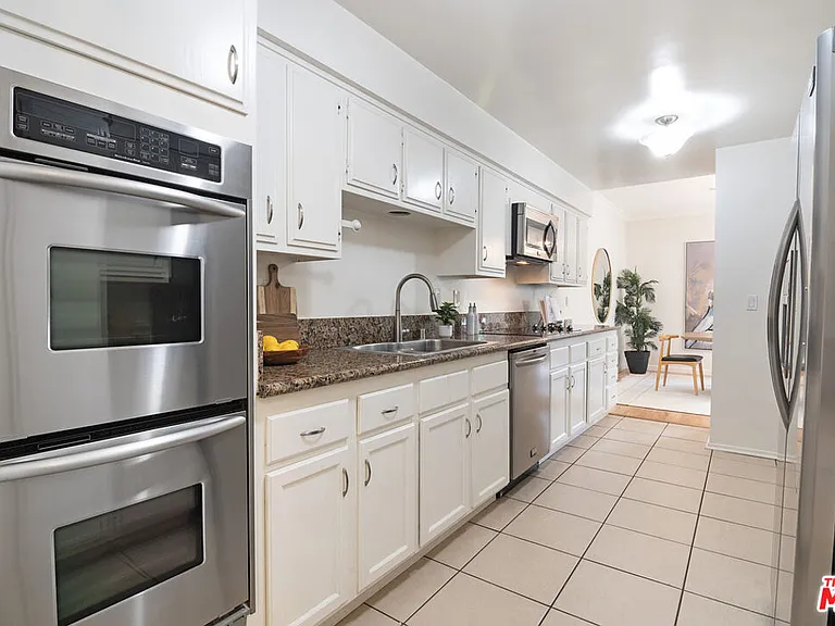 651 Wilcox Ave #1E — Photo 13