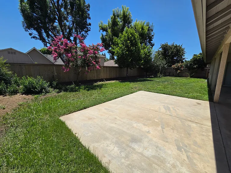 1417 E Laura Ct — Photo 15