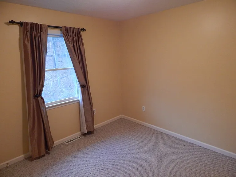2054 Pinecrest Dr — Photo 14