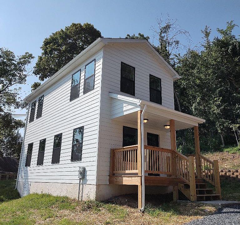 1st image of 845 E 23rd St