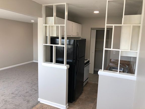 3rd image of 3656 Seabrook Ave APT E