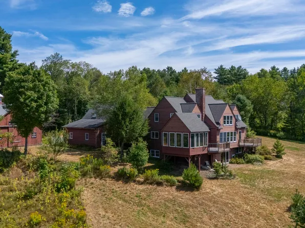 70 Green Lane, New London, NH 03257