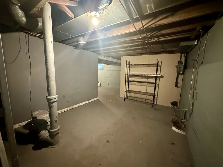 227 Sawyer St — Photo 14