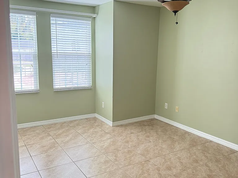 1934 Westminster Cir #9-5 — Photo 11