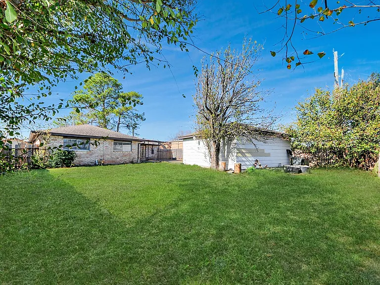 8011 La Roche Ln — Photo 41
