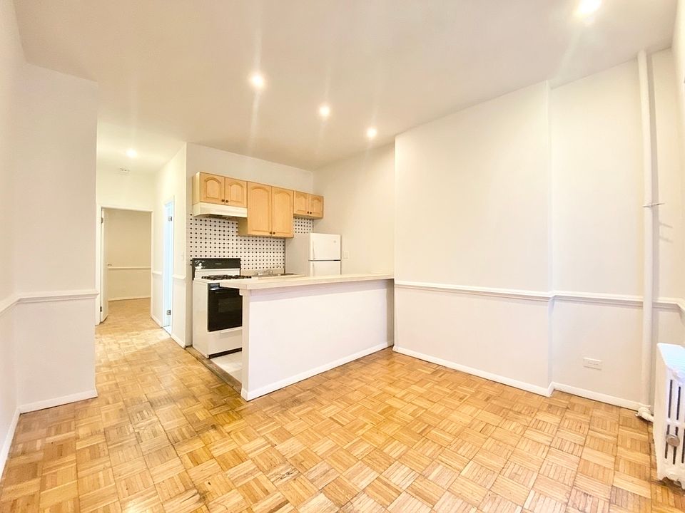 1st image of 410 W 36th St #2R