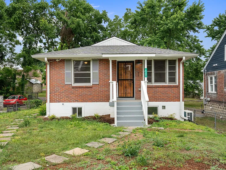 1036 Seymour Ave #A — Photo 2