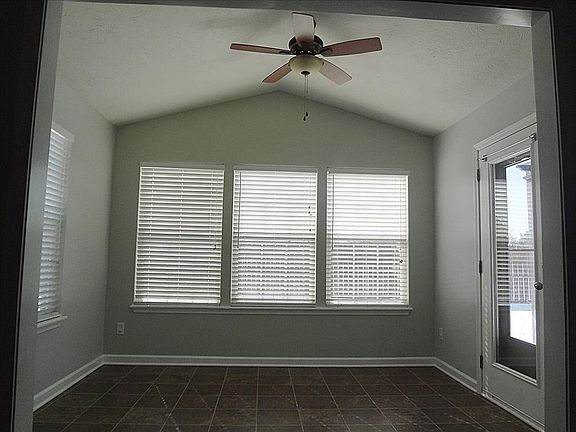 3rd image of 6116 N Woods Edge Dr