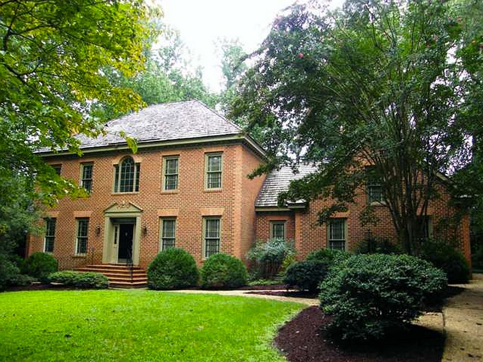 1st image of 125 Woodmere Ct