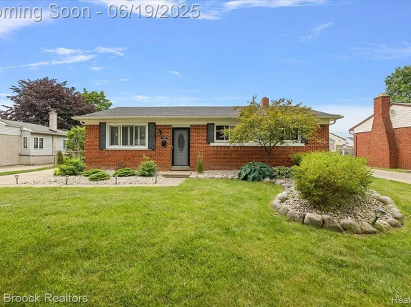 14385 Blue Skies St, Livonia, MI 48154
