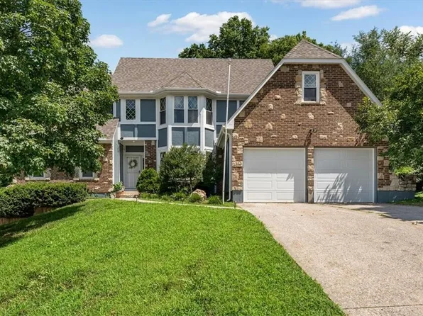 2925 NW Westbrooke Cir, Blue Springs, MO 64015