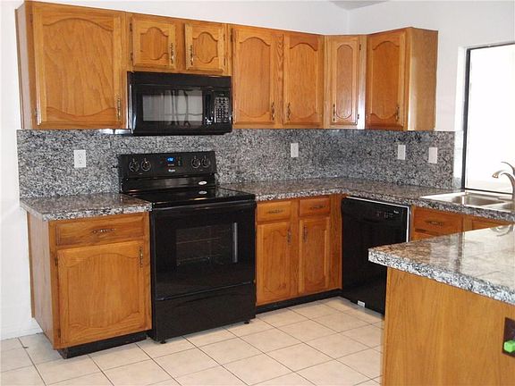 4th image of 914 Maydelle Ln