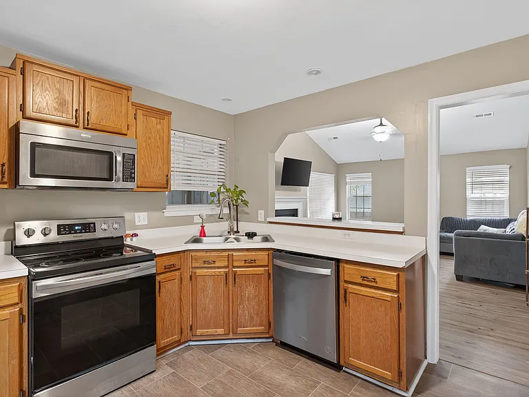 203 Teal Ct — Photo 6
