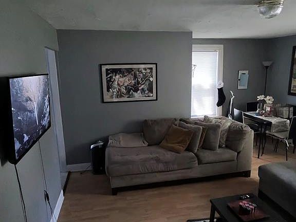 4th image of 721 N Elizabeth Ave