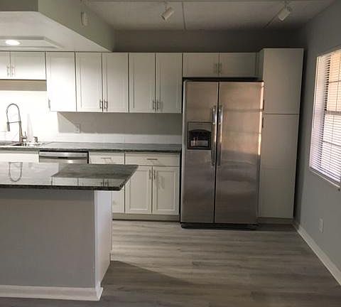 3rd image of 4708 Michael Ct Unit 105