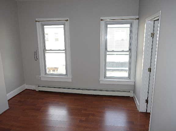 3rd image of 611 Manhattan Ave #3