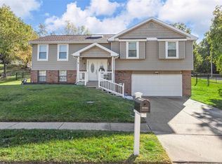 1702 Praise Blvd, Fenton, MO 63026