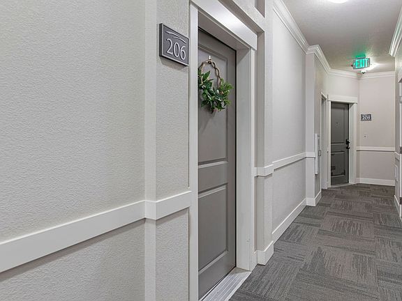 4th image of 2708 Illinois Dr APT 206