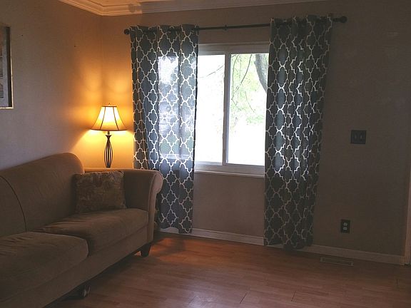 3rd image of 10765 Gloria Ave