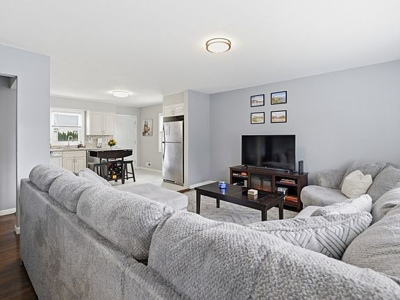 5th image of 63 Johnson St