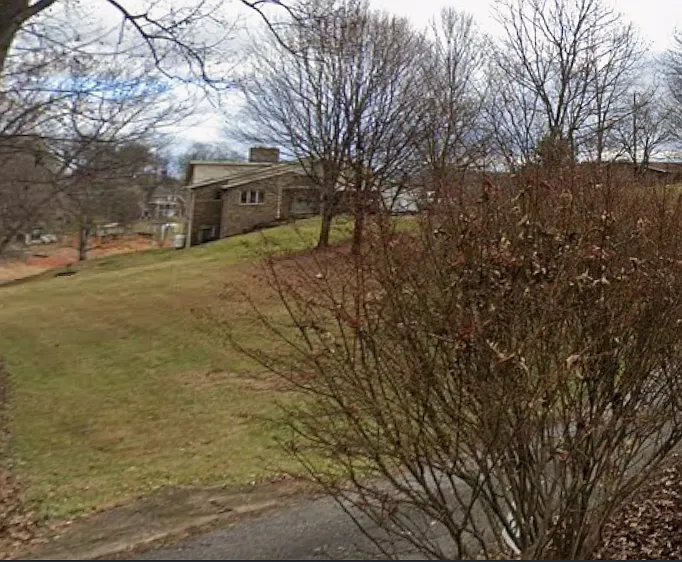 385 Steadman Rd — Photo 2