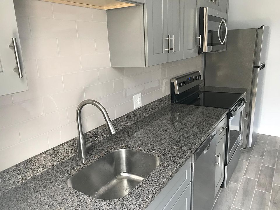 Kitchen (2a & 3a); All new appliances; Electric stovetop; Granite countertops