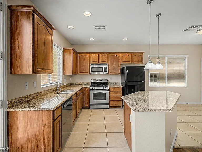 10560 Laurelwood Lake Ave — Photo 6