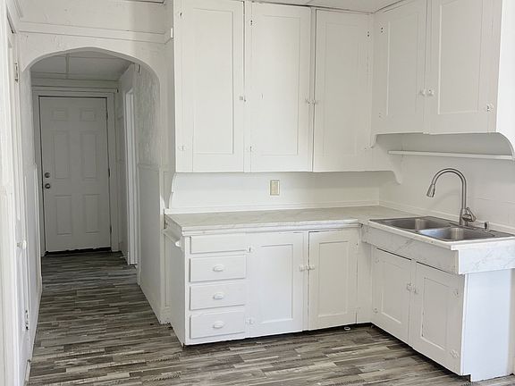 5th image of 115-117 Pierce St #6