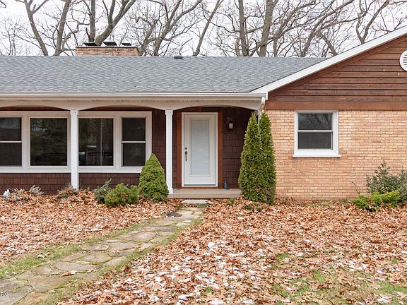 2nd image of 665 Lynwood Dr