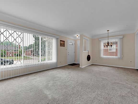 5th image of 27136 Ursuline St