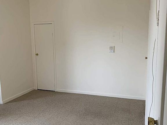 3rd image of 3426 Steinway St APT 2