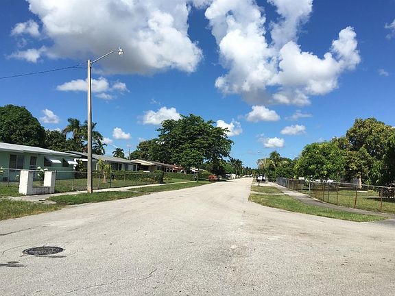 5th image of 5401 NW 182nd St