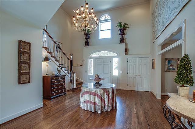 2nd image of 6498 Edinburgh Dr