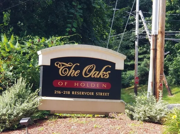 216 Reservoir St APT 205, Holden, MA 01520
