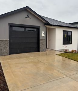 645 Terrazzo Way, Medford, OR, 97501