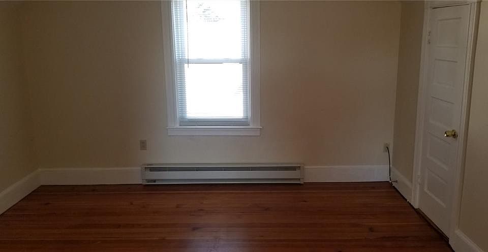 2nd image of 105 Arnold St