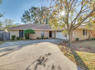 3256 Sapphire St, Bedford, TX 76021