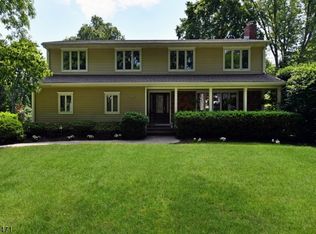 262 Meadowbrook Rd, Wyckoff, NJ 07481
