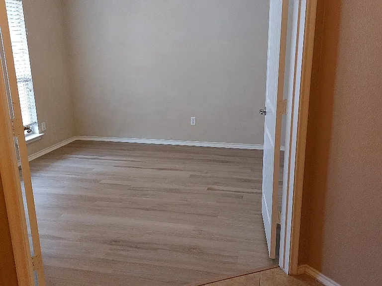 Very nice space for working remotely or could be a 4th bedroom or a 2nd living space.
