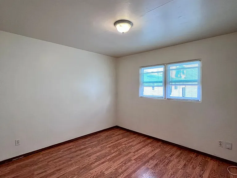 4720-34 Wilson Ave #4728-1/2 — Photo 11