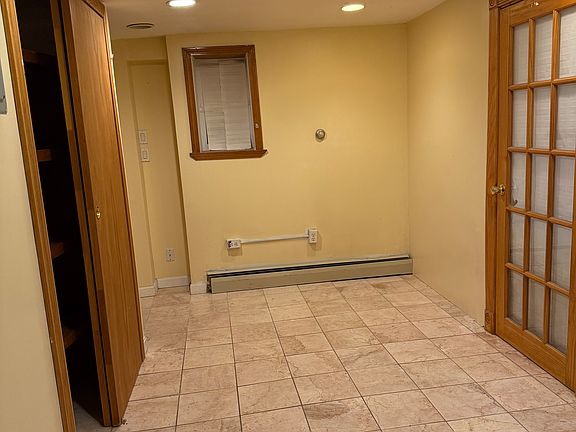 3rd image of 133 Reed St #2