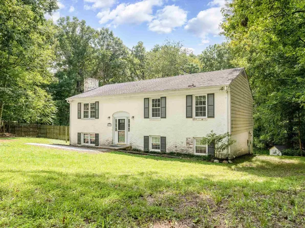 4813 Mechunk Rd, Keswick, VA 22947