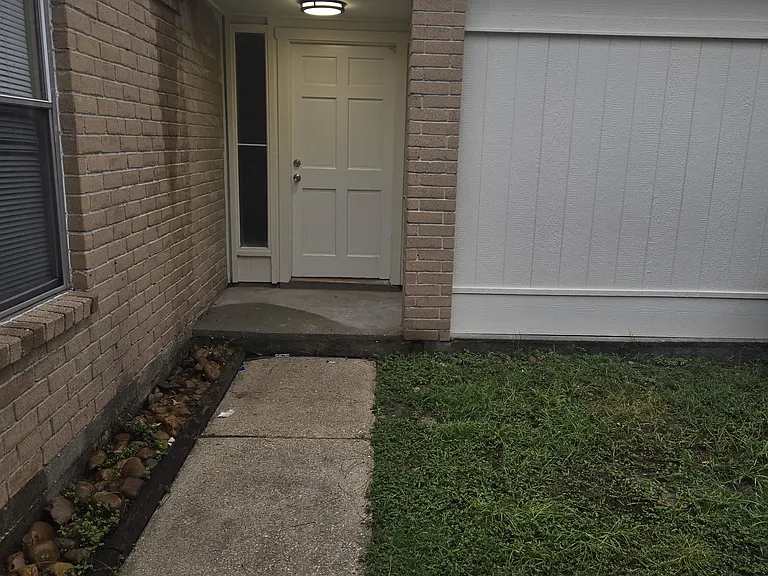 2475 Falls Church Dr — Photo 1