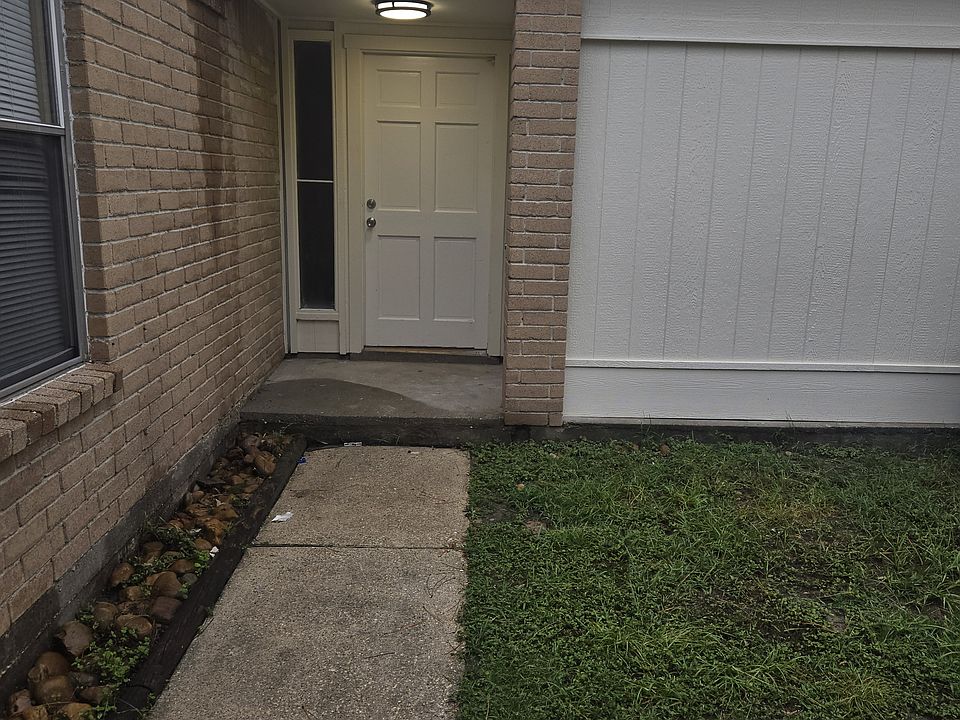 1st image of 2475 Falls Church Dr