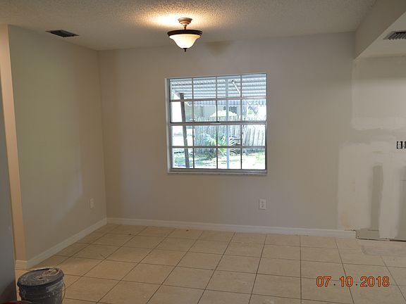 4th image of 2285 4th Pl