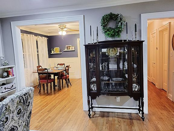 4th image of 6022 Kenwood Ave