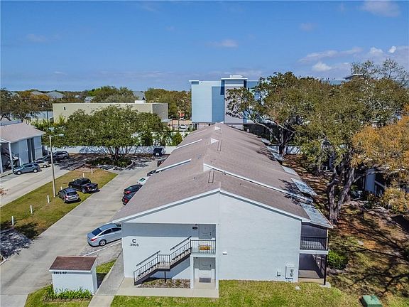 2nd image of 3805 N Oak Dr Unit C21