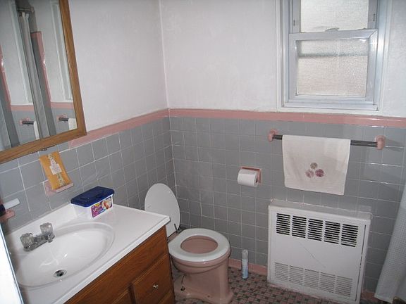 5th image of 2338 33rd St #3